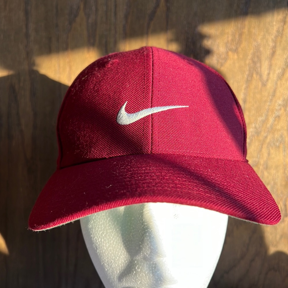 Nike burgundy embroidered cap